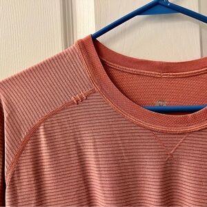 Lululemon size L long-sleeve tee